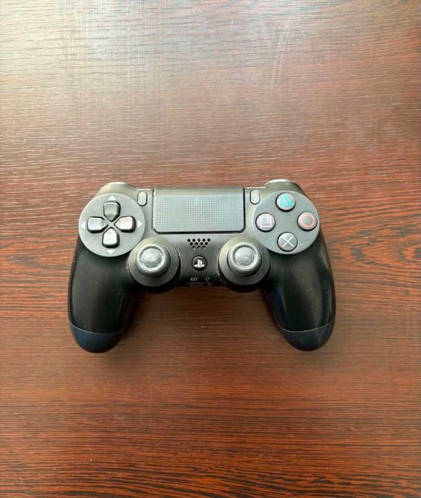 Ps 4 slim почти нов