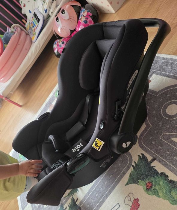 Joie Scoica auto i-Snug 2, utilizata timp de aprox. 6 luni, in stare foarte buna; perfecta pentru bebe pornit la drum