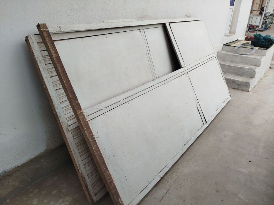 Дарвоза сотилади