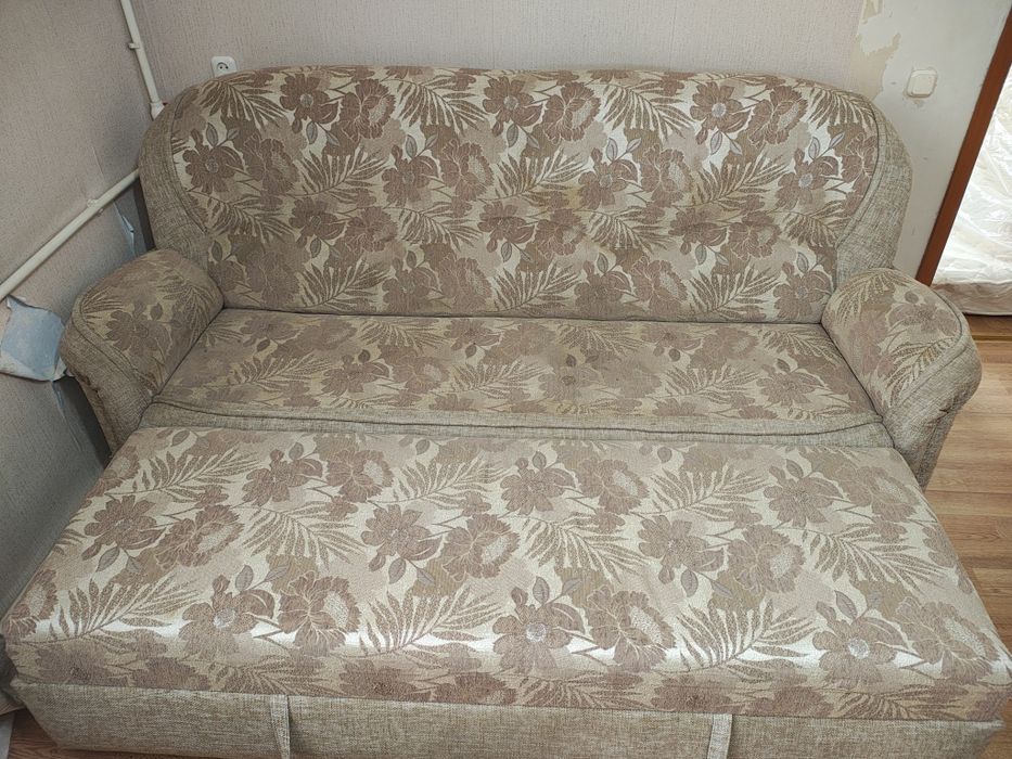 Продам диван, связь по телефону