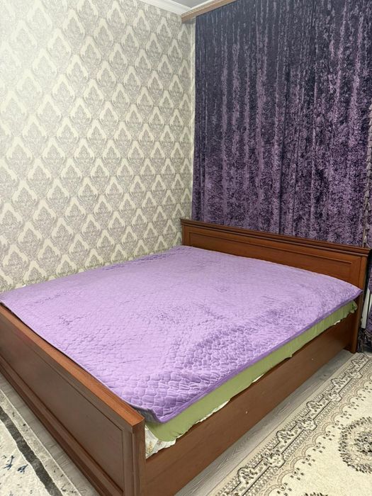 Двухспальная кровать б/у