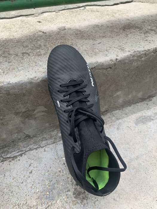 Футболни бутонки Nike Mercurial semi-professional