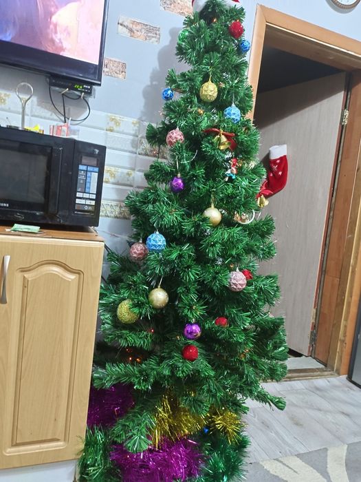 Продам ёлку искусственную