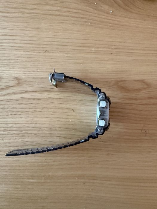 Часовник g-shock