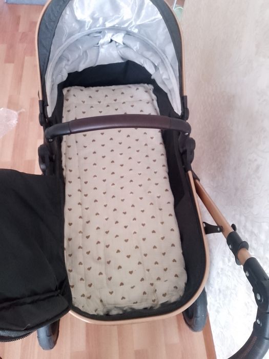 Продам коляску почти новая !