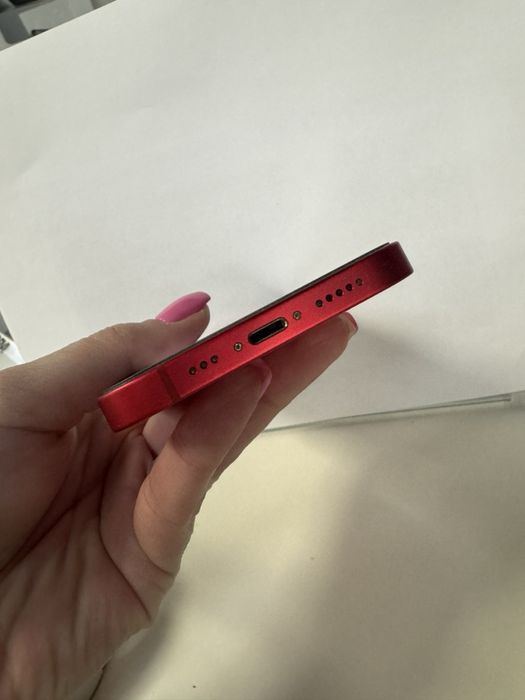 Iphone 14 128гб с 1г и 6м оставаща гаранция