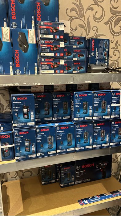 Nivela Bosch GLL 3-80G cu 3 linii-Noua