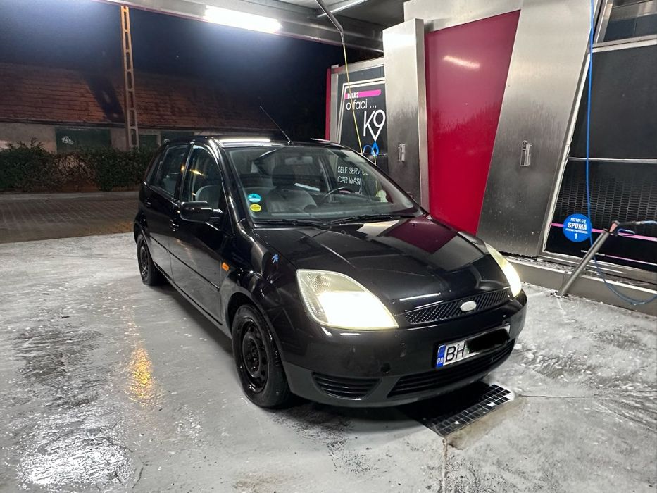 Vând sau Dezmembrez  Ford Fiesta