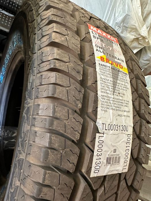 Продам шины Maxxis bravo 771 AT 305/70/17