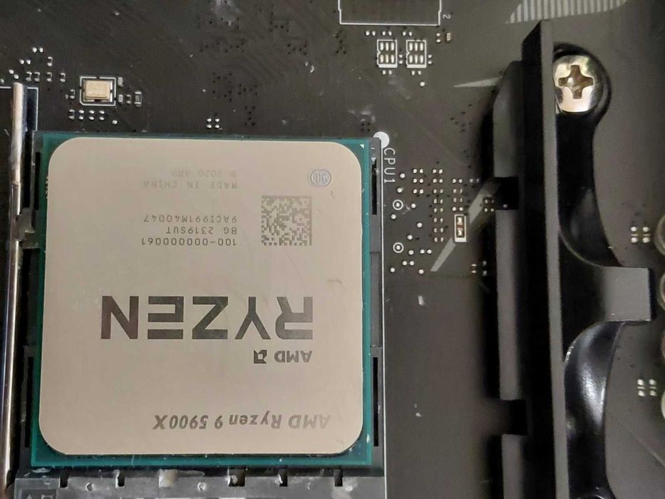 AMD Ryzen 9 5900X + MSI B550 Gaming Edge Wi-Fi