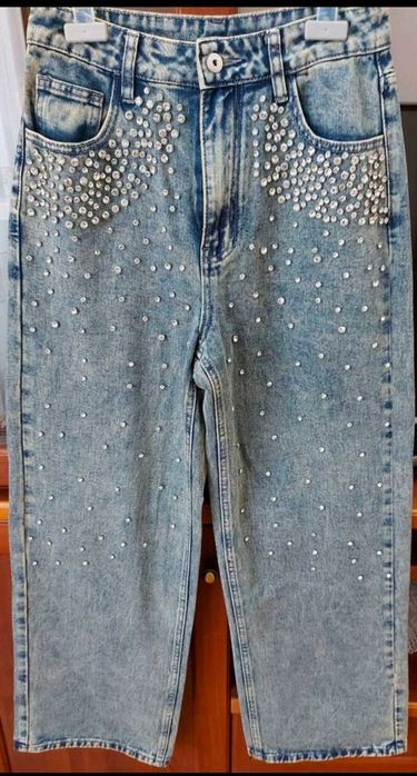 Страхотни дамски дънки с камъни