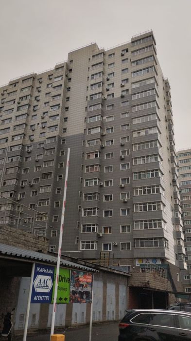 Мойка окна олпинист