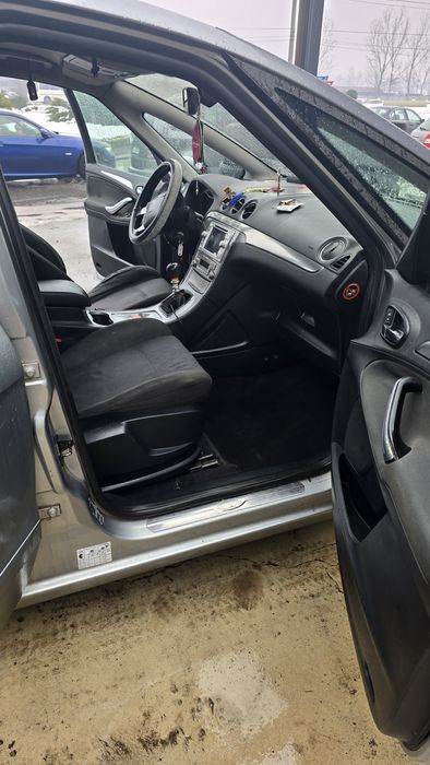 Se vinde ford s max 7 locuri