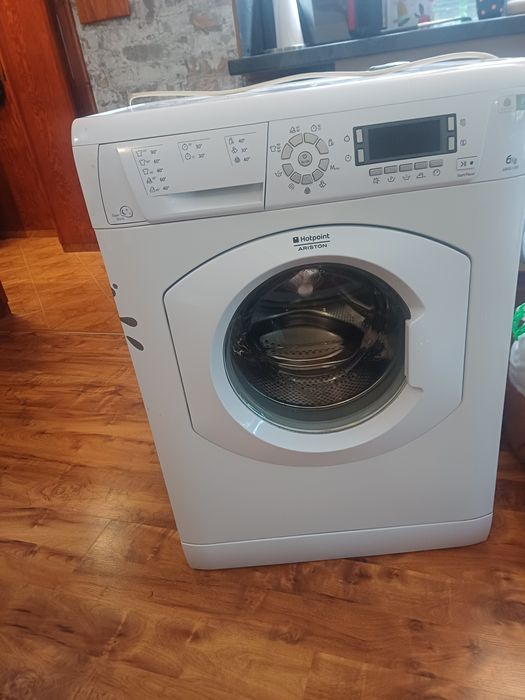 Продавам пералня машина  ППродавам пералня машина Ariston hotpoint 6 кг