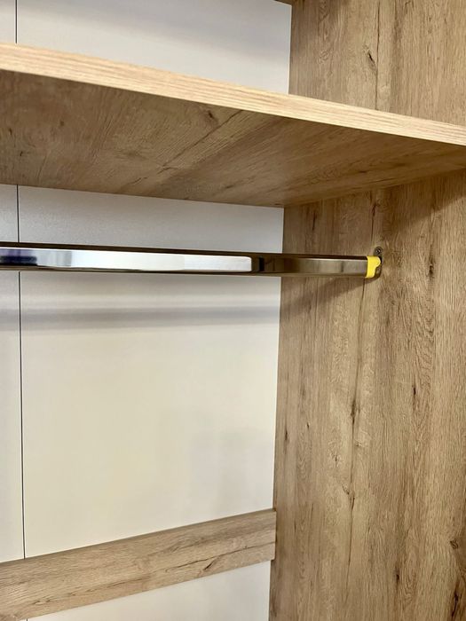 Шкаф распашной бежевый