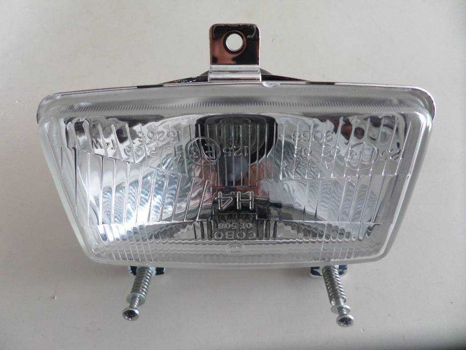 Far tractor - faruri tractor