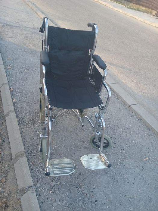 Carucior pentru persoane cu dizabilitati