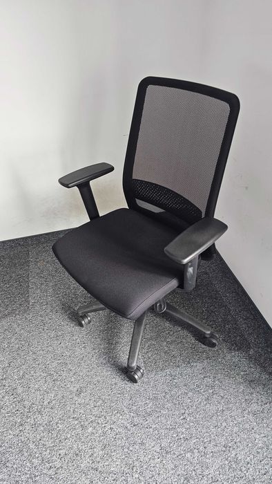 Офис / работен стол