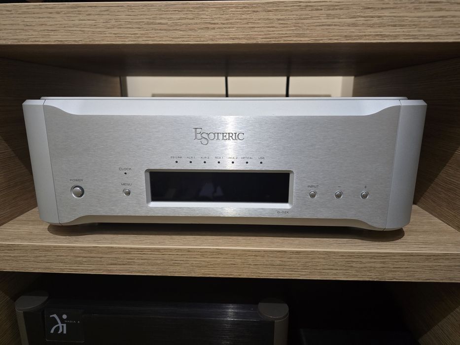 Esoteric D-02X Dac Converter