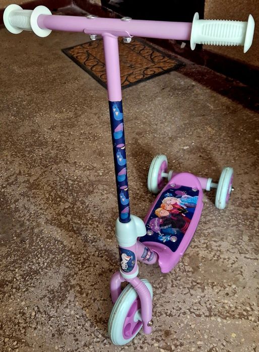 Trotineta cu Frozen