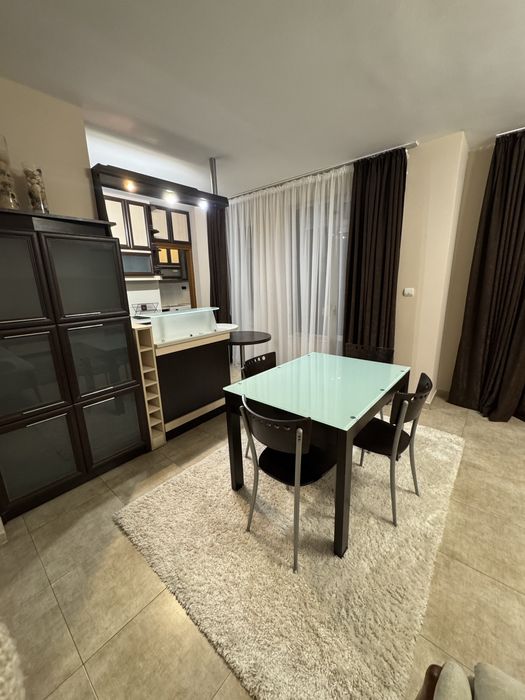 Тристаен апартамент под наем.