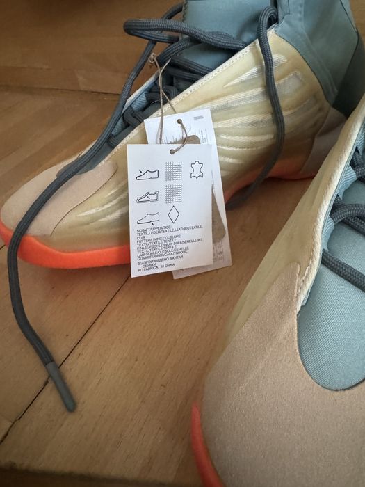 Yeezy QNTN , marime 44 2/3