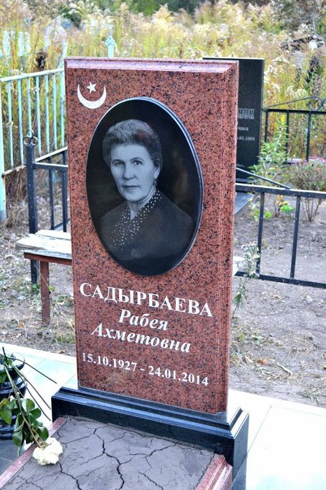 Эксклюзивные и стандартные памятники, собственная производства