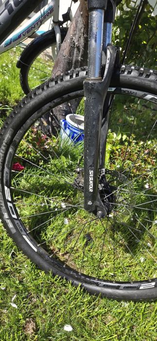 Bicicleta 29 frana pe discuri