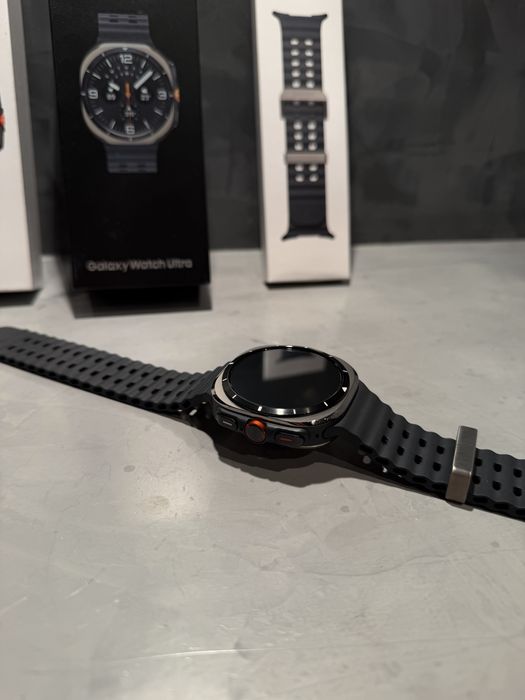 КАТО ЧИСТО НОВ Samsung Galaxy Watch Ultra LTE Titanium Silver