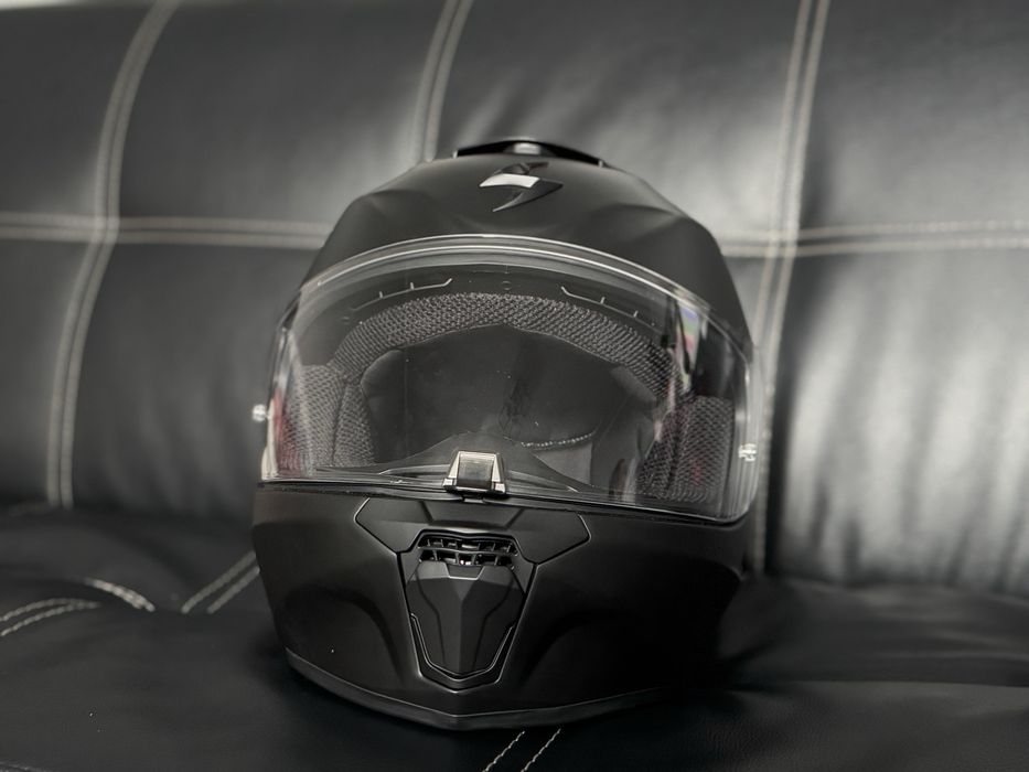 Vand casca moto, este noua marimea S