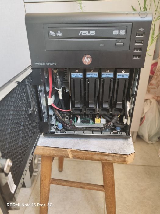 Микросървър HP Proliant