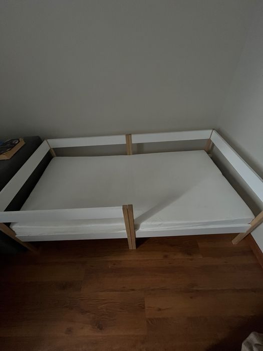 Кровать детская с матрасом