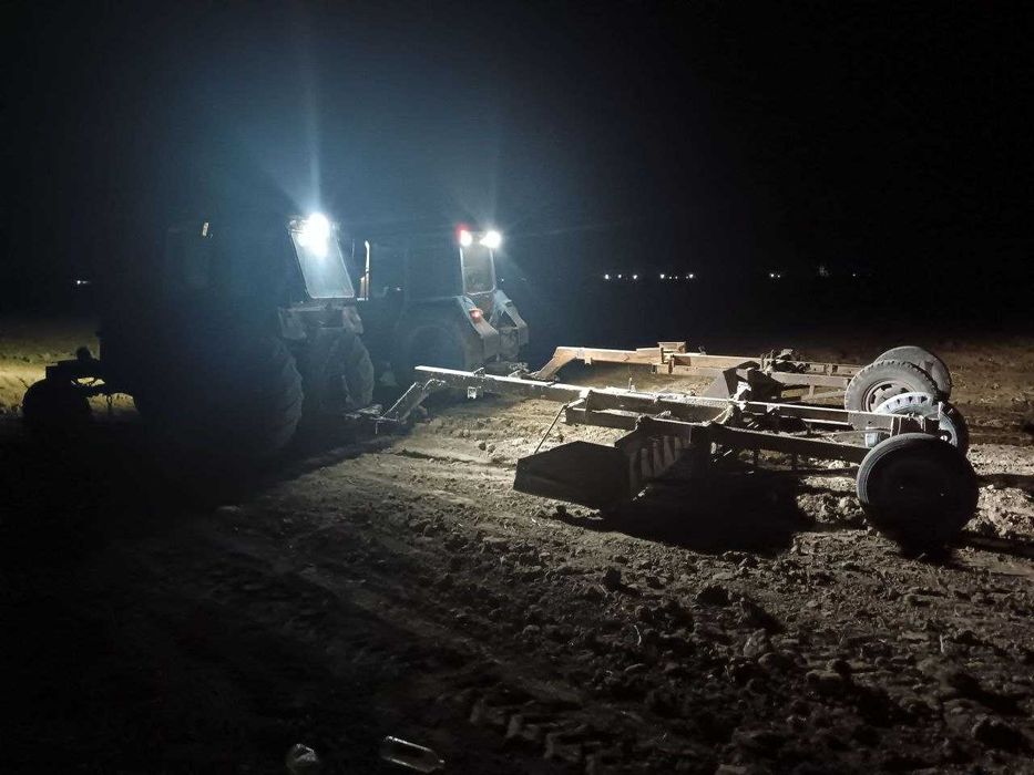 Traktor Belarus katta kabina