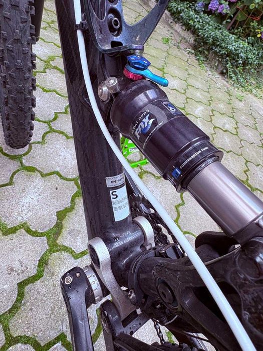 Bicicleta Giant full suspension