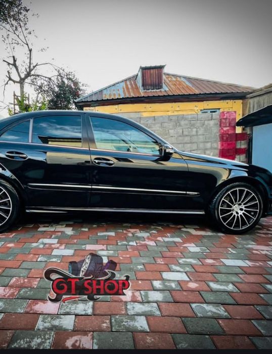 Бампер на мерседес w211 e63 AMG