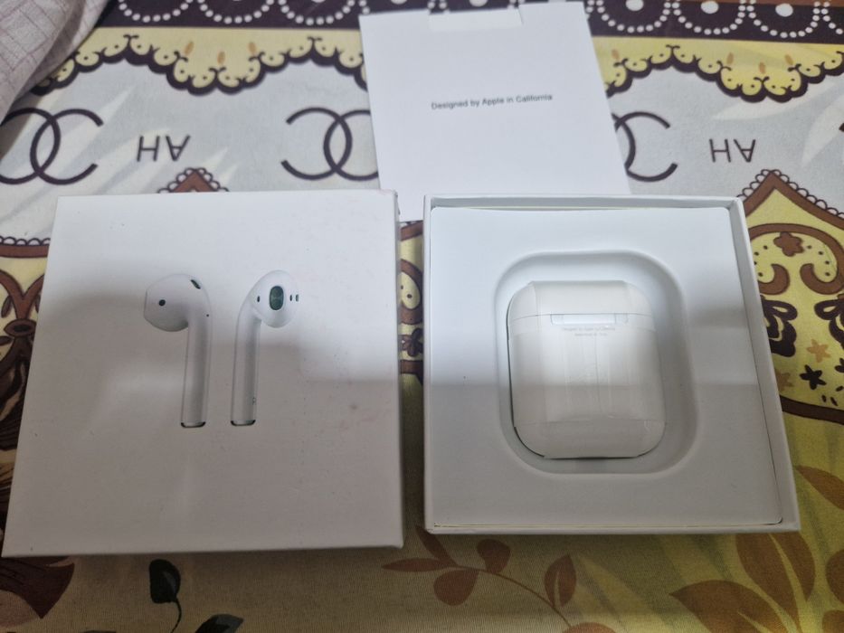 Безпроводные наушники AirPods