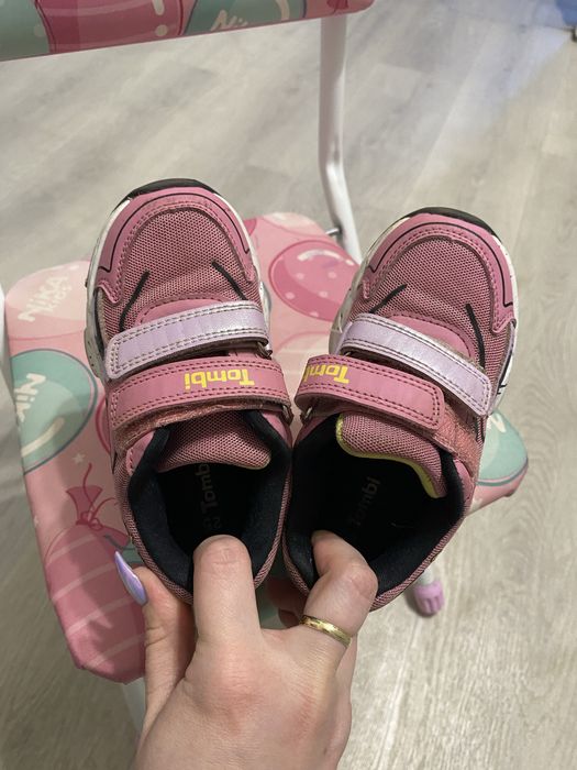 Кроссовки 25 размера