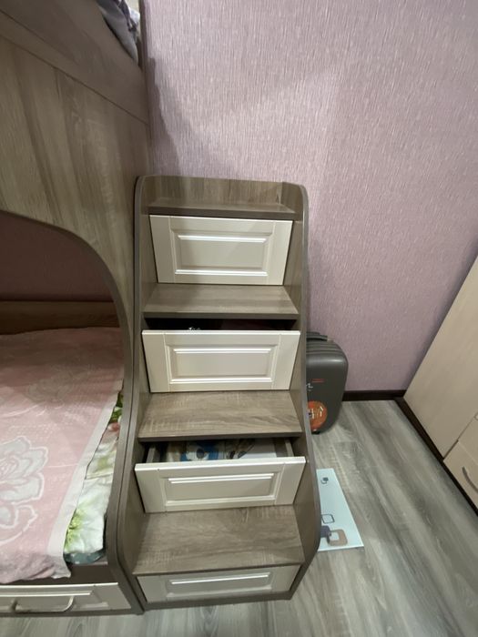 Двухярусная кровать