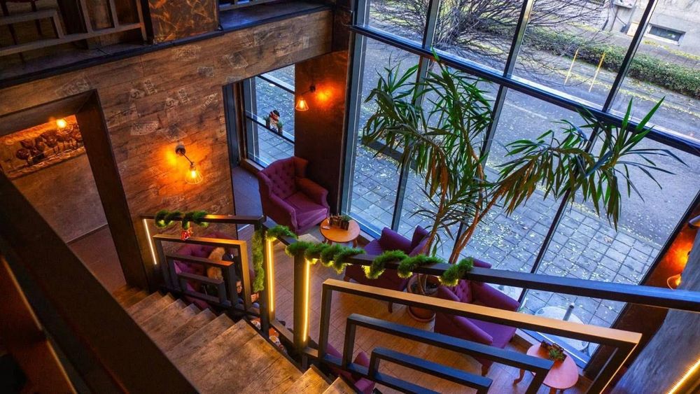 Дава се под наем Заведение в Бургас, Център - 400 кв.м за 1020 € - Снимка #3