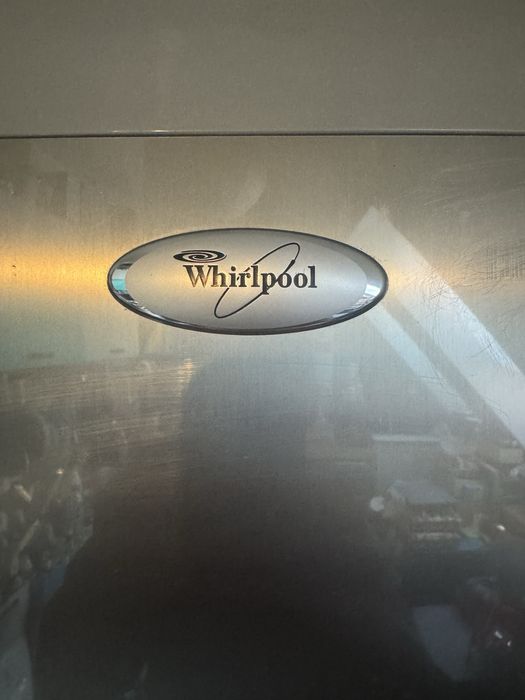 Хладилник Whirlpool с горна камера