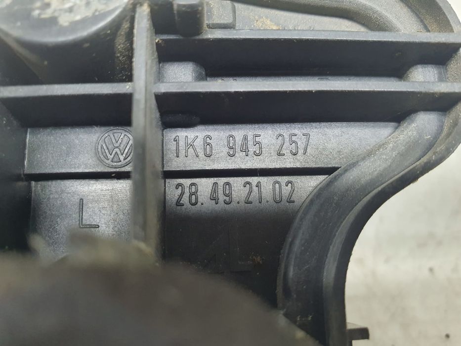 Soclu becuri stop stanga 1k6945257 Volkswagen Golf 5 (2003 - 2009)