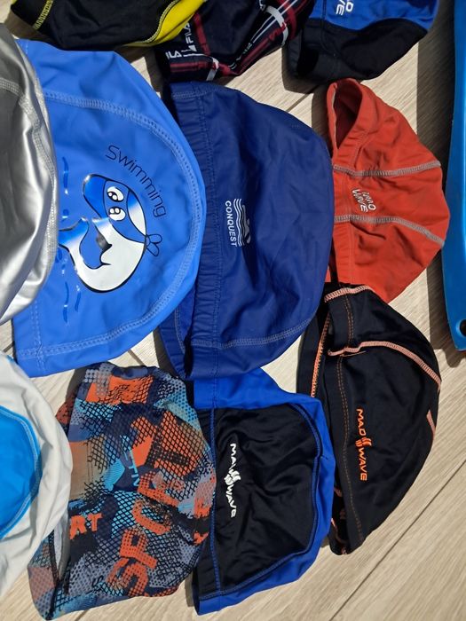 Шапочки для плавания, бассейна.