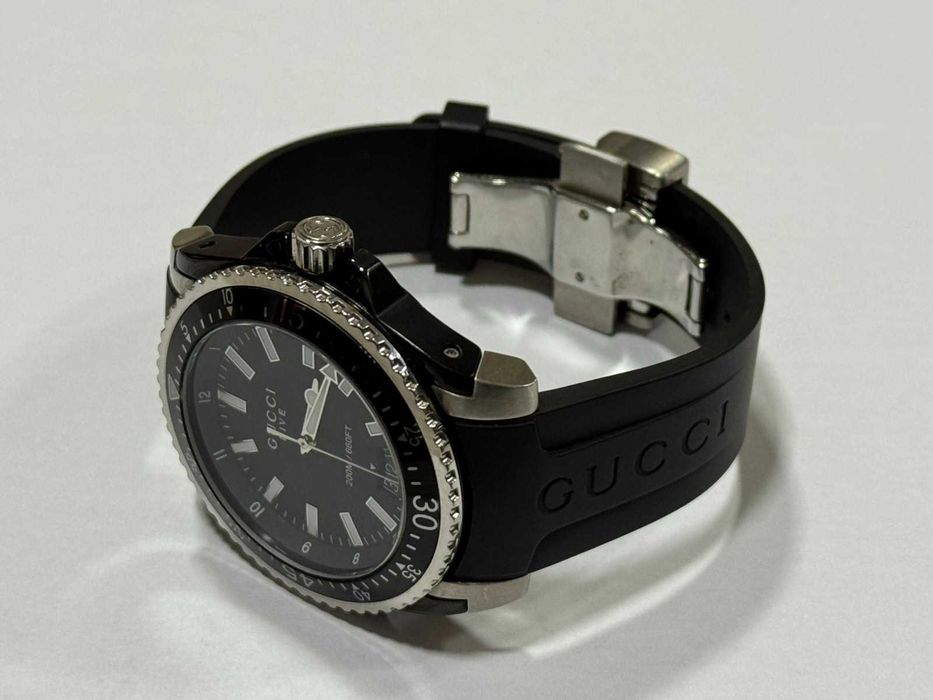 Часовник Gucci Dive 136.2