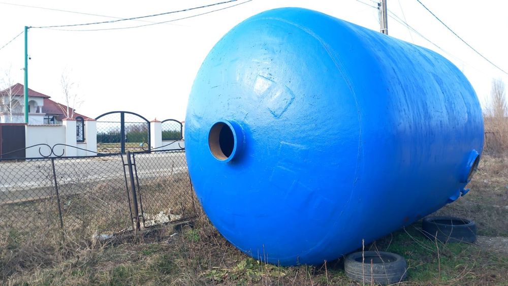 Vând rezervoare fibră sticlă supraterane și subterane de la 5T la 60T Reparam rezervoare fibră sticlă