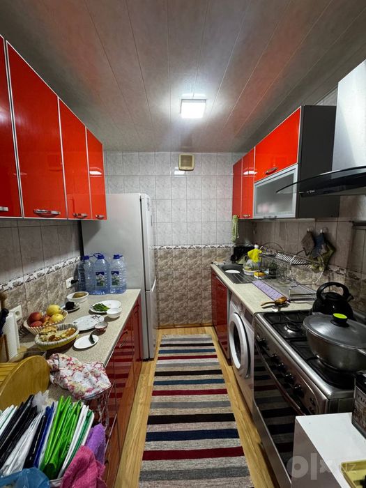 Чиланзар 8, 3/2/4, Катартал- Парус,вдоль дороги с мебелью и техникой