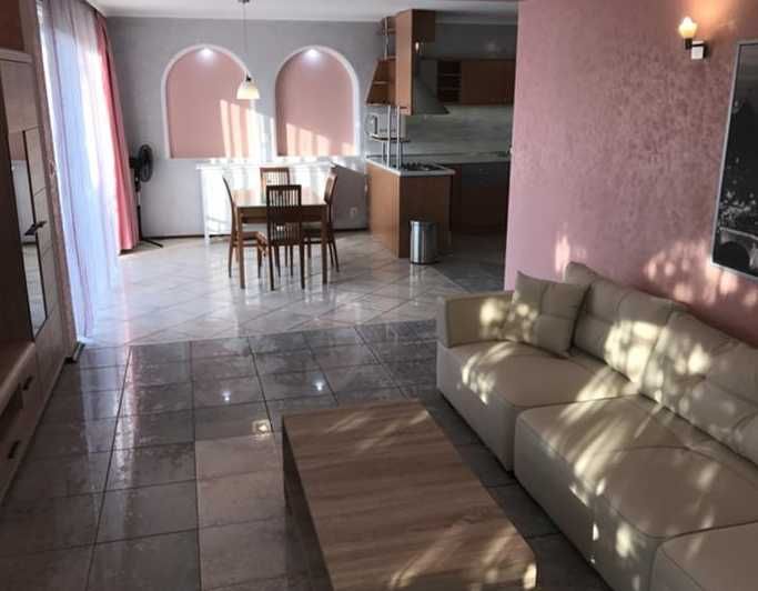 Дава се под наем Тристаен апартамент в София, Лозенец - 100 кв.м за 590 € - Снимка #1