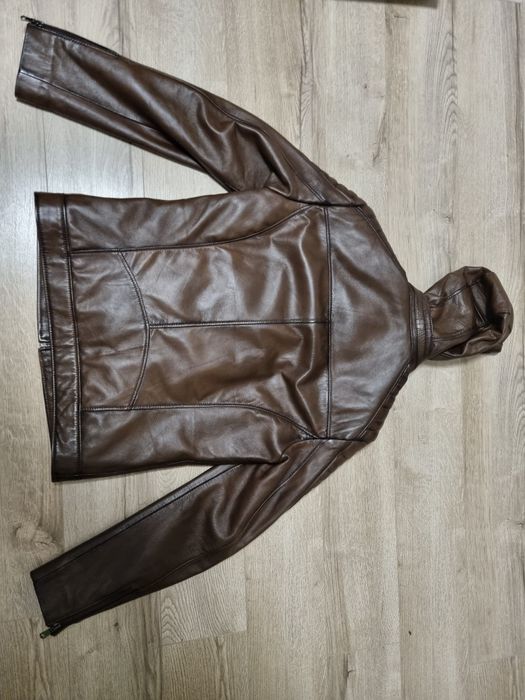 Vând geaca din piele 100%