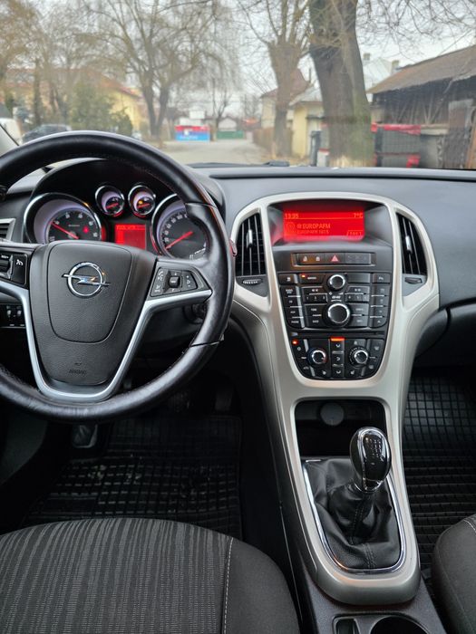 Opel astra J 1.7 cdti 131 cp