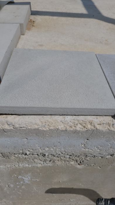 OFERTA 10+1 GRATIS Capace gard din beton aditivat și vibrat