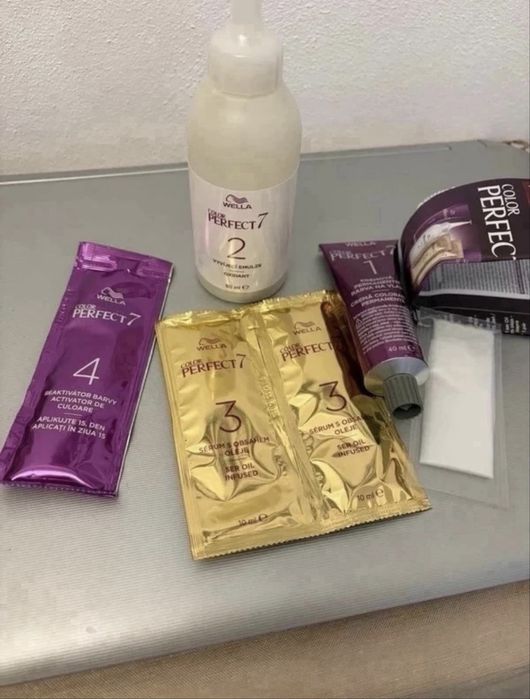 WELLA Vopsea par blond cenusiu ultra luminos 4 cutii